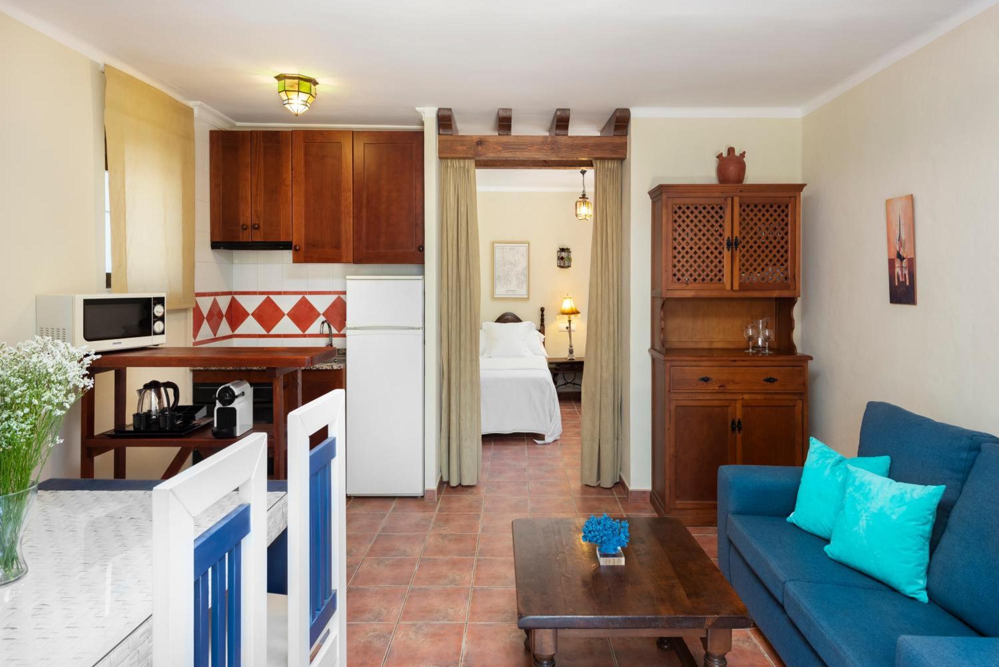 Suites Cortijo Fontanilla Кониль-де-ла-Фронтера Экстерьер фото